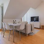 Elegant In Graca By Lovelystay Lisboa
